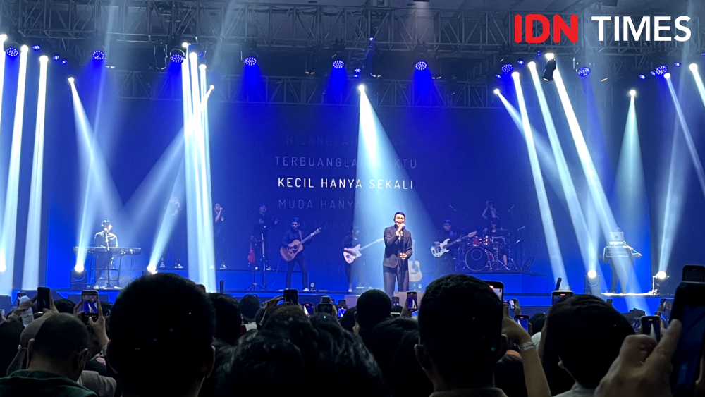 10 Potret Keseruan Konser Tulus Tur Manusia 2023 di Bali