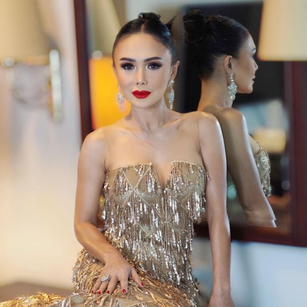 Artis Yang Sering Dijuluki Hot Mama Ada Wulan Guritno