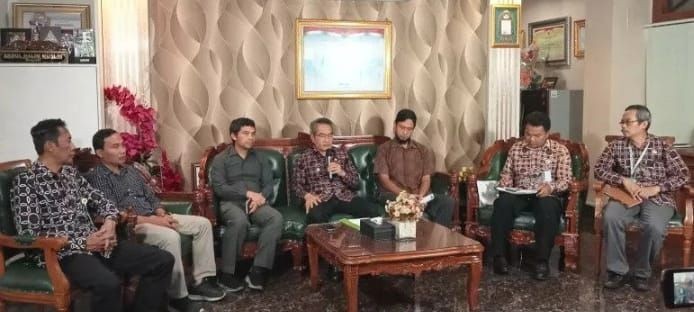 Kadar Air Tanah Tinggi Penyebab Jalan Menuju Wisata Srikeminut Amblas