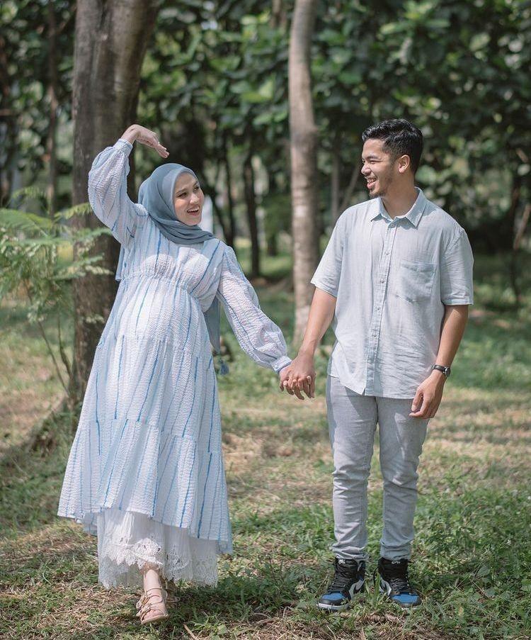 10 Inspirasi Dress Hijab Untuk Foto Maternity