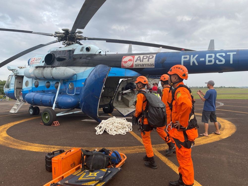 Butuh 2 Hari Jalan Darat ke Lokasi Helikopter Jatuh Kapolda Jambi