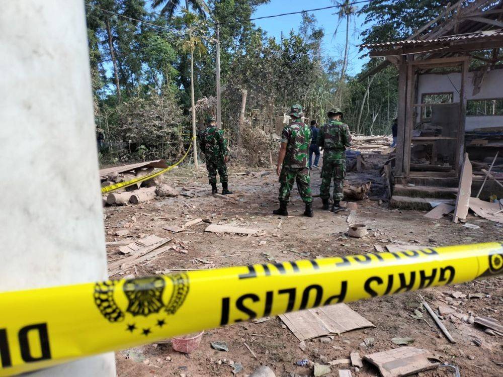 Korban Ledakan Di Blitar Dikenal Sering Bikin Petasan