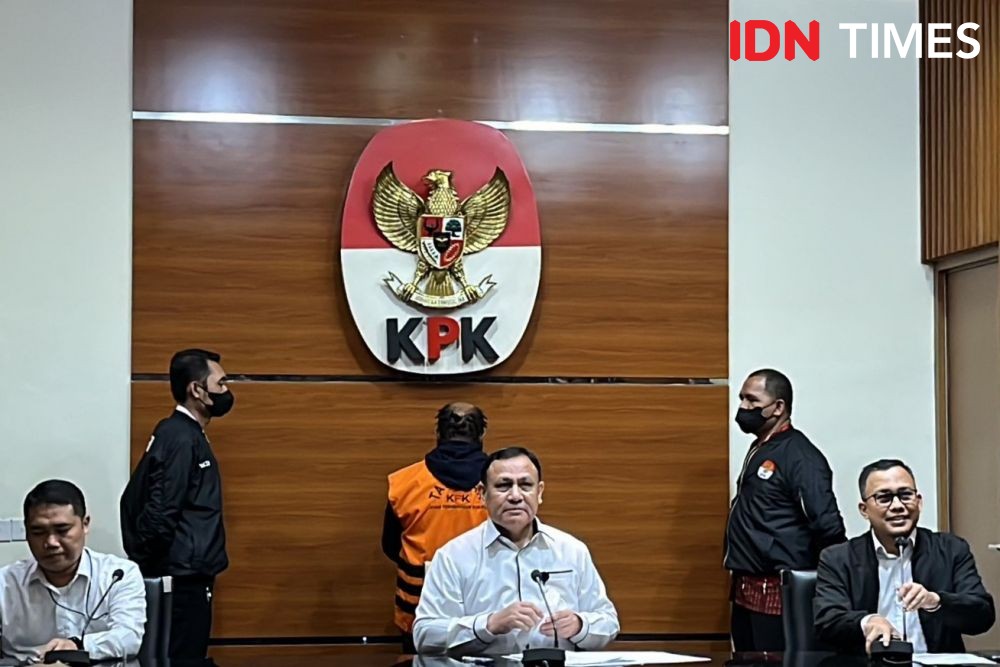 Detik-Detik KPK Tangkap Buron: Pintu Didobrak, Uang Miliaran Ditemukan