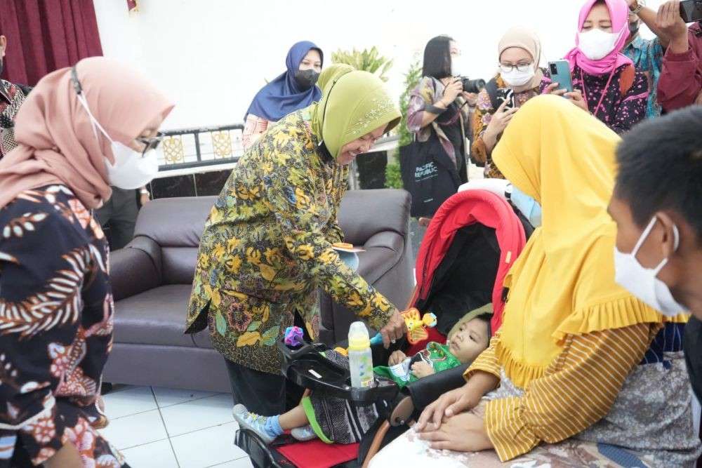 Berdayakan Penyandang Disabilitas, Mensos Risma Tinjau SKA