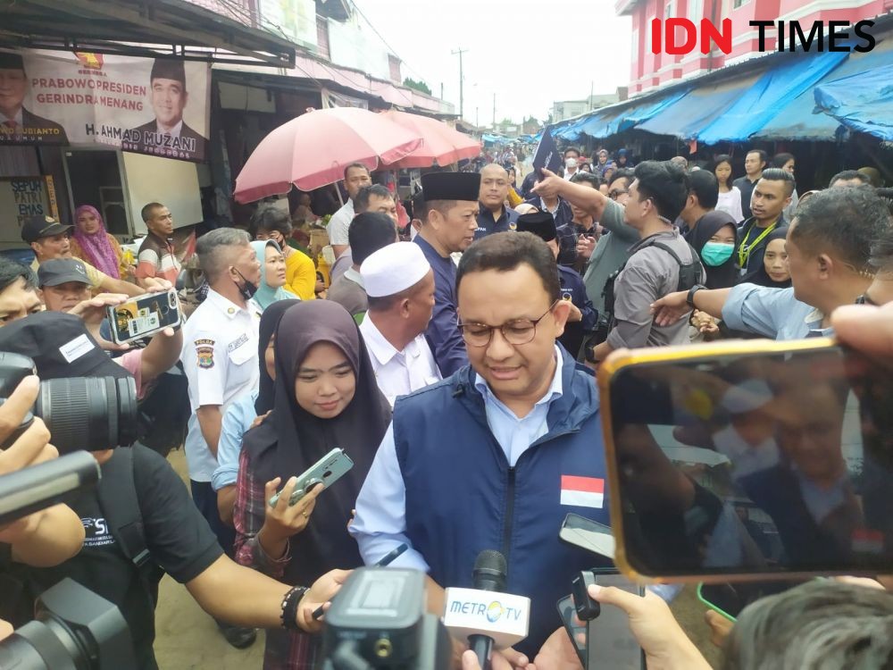 Kecewa, Kader Demokrat Lampung Ramai-ramai Copot Spanduk Wajah Anies