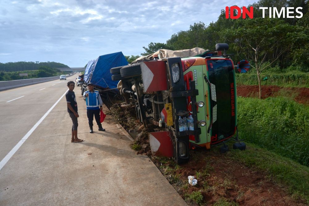 [FOTO] Prima dan Siaga Melayani Pengguna Jalan Tol Batang-Semarang