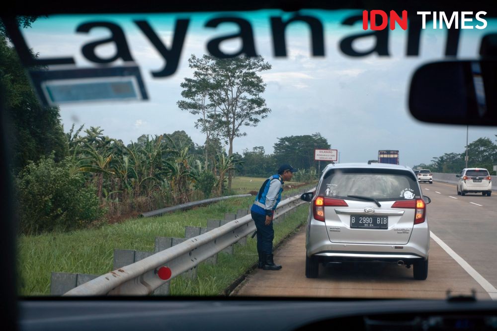 [FOTO] Prima dan Siaga Melayani Pengguna Jalan Tol Batang-Semarang