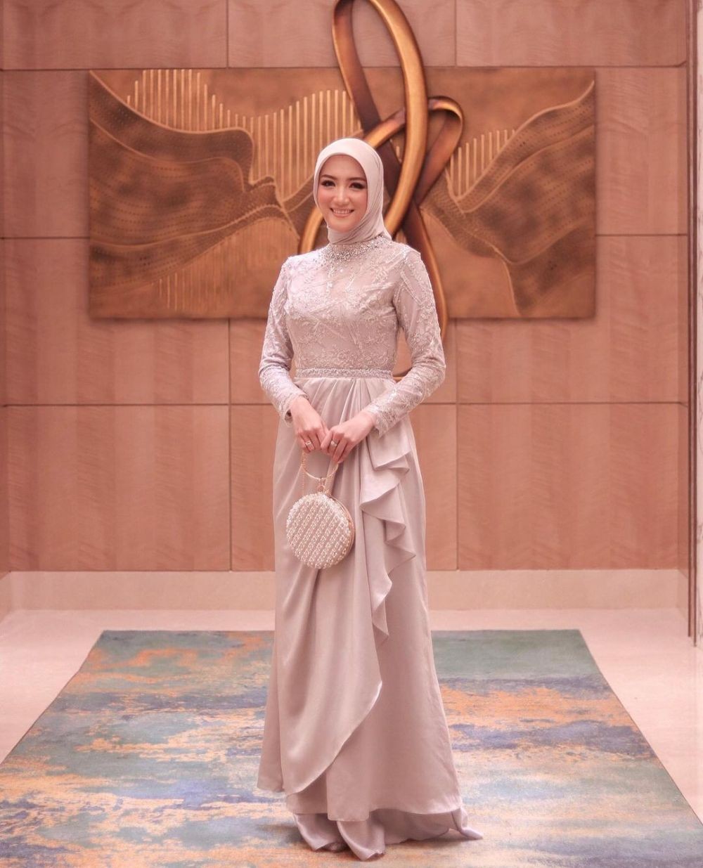 9 Dress Simple Untuk Kondangan Resepsi Pernikahan, Megah