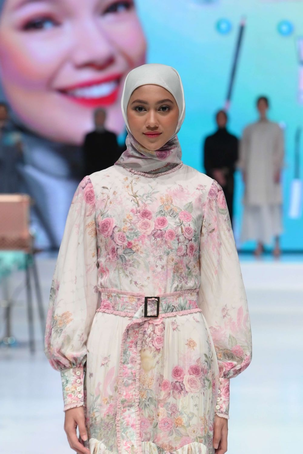 5 Tren Makeup 2023 Di Indonesia Fashion Week 2023, Natural!