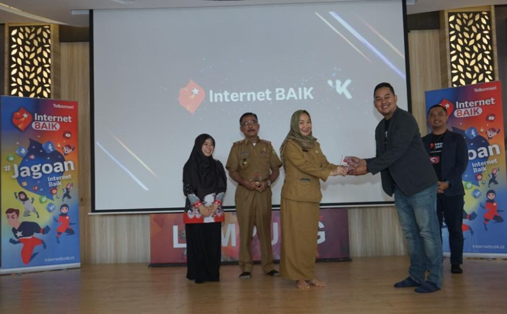 Program Internet BAIK di SMP Azzahra Bandar Lampung Meriah