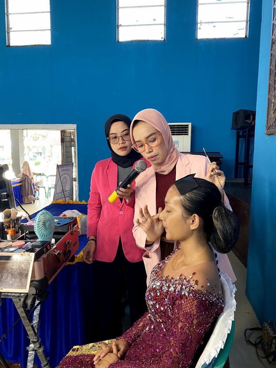 Srikandi Ganjar Latih Milenial Pesibar Beauty Knowledge-Makeup Class
