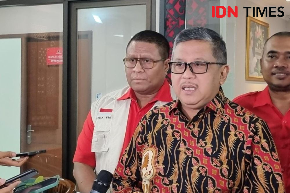 Foto Sekjen Pdip Sebut Putusan Mk Soal Syarat Capres Cawapres Menuai