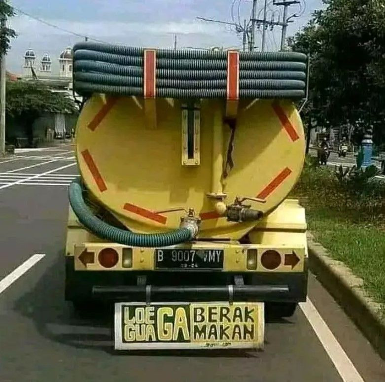 10 Tulisan Di Belakang Truk Sedot Wc Yang Kocak Bikin Ngakak