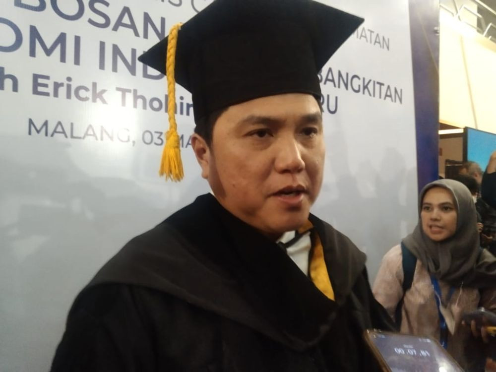 Pengukuhan Gelar Doktor Erick Thohir Diwarnai Demo Mahasiswa