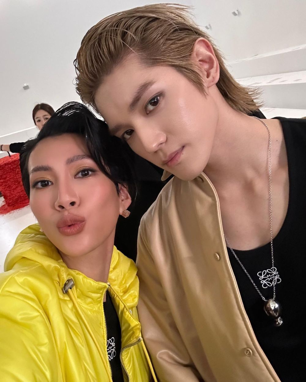 10 Potret Taeyong NCT di Paris Fashion Week, Stunning Abis!