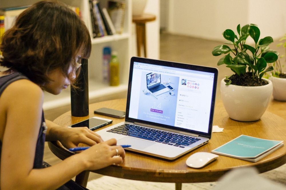 Hentikan 7 Kesalahan yang Membuat Laptopmu Cepat Rusak