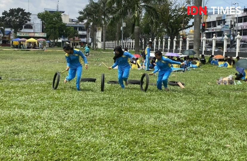 Intip Serunya Permainan Tradisional Anak di Istana Maimun