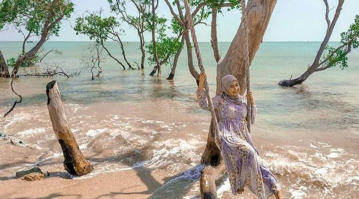 5 Wisata Pantai di Lamongan, Pesona Alamnya Menakjubkan