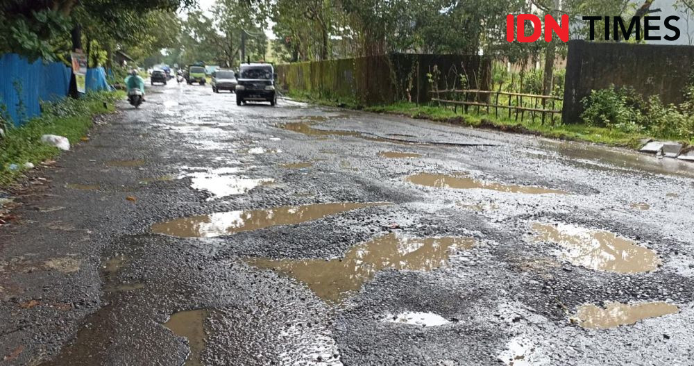 Jalan Poros Pattalassang Gowa Memprihatinkan, Mana Pemprov Sulsel?