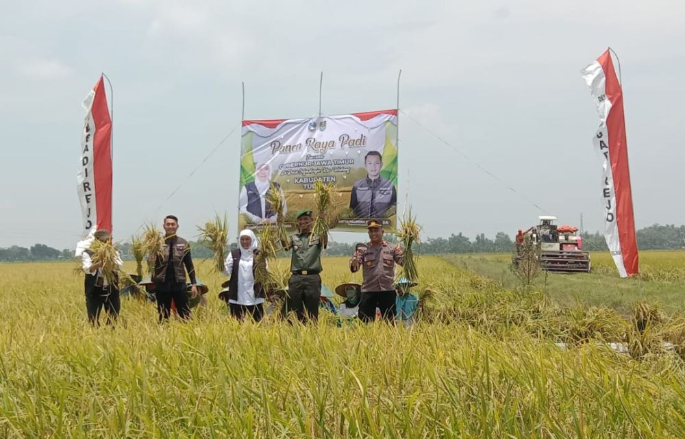 Petani Tuban Curhat ke Gubernur: Kuota Pupuk Agar Ditambah