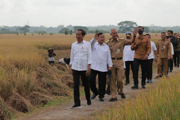 Terungkap Prabowo Kerap Minta ke Jokowi Diajak Blusukan, Zulhas Iri?