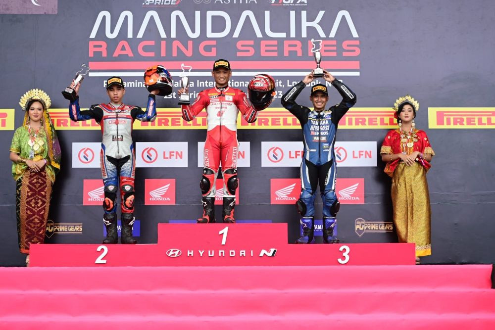 Pembalap Rheza dan Veda Kuasai Podium Mandalika Racing Series