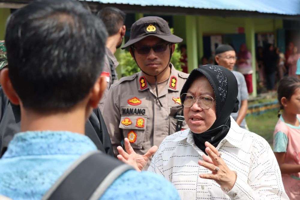 Sambangi Lokasi Longsor Serasan, Mensos Inisiasi Bantuan Ini