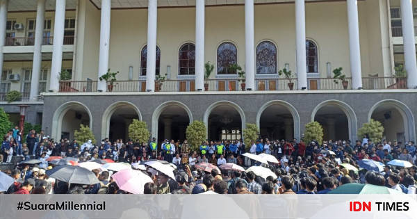 Mahasiswa UGM Gelar Aksi Tolak Uang Pangkal