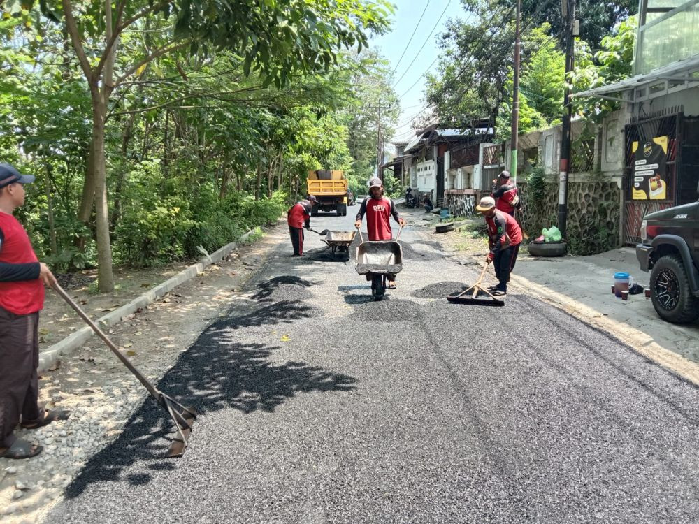 Hadapi Arus Mudik, Jalan Berlubang dan Rusak di Semarang Ditambal  