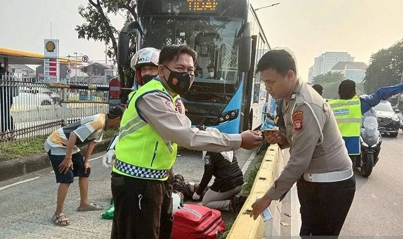 Lagi, Pemotor Tewas Tertabrak Bus TransJakarta