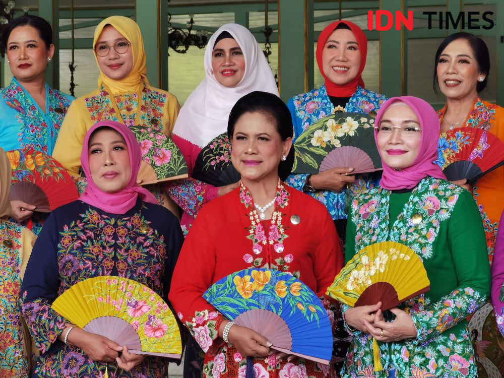 Iriana Jokowi Kampanyekan Kebaya di Pura Mangkunegaran Solo