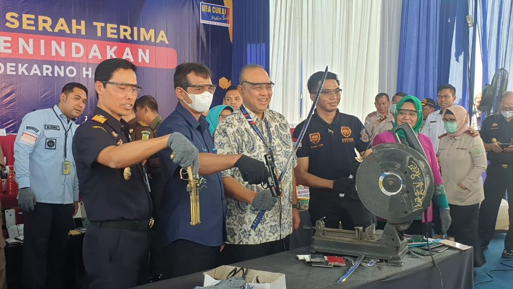 Ada Larangan Baju Bekas Impor, Ini Kata Bea Cukai Bandara Soetta