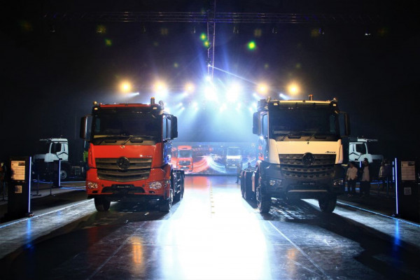 Daimler Hadirkan Mercedes-Benz Actros dan Arocs Euro 5 di Indonesia