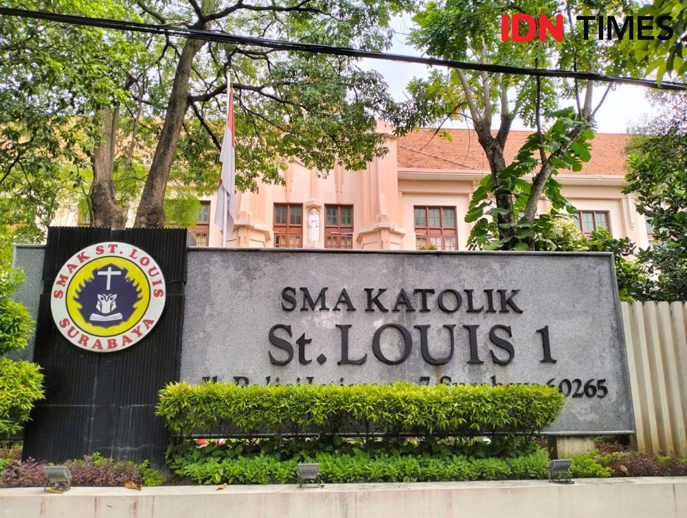 SMA Sinlui Surabaya, Merawat Prestasi Lewat Iman