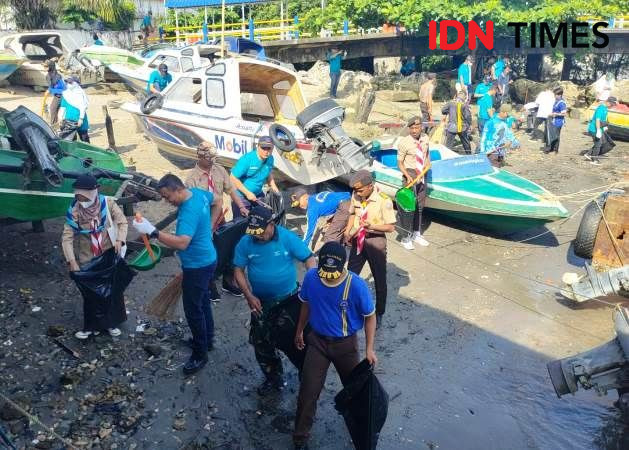 PT ASDP Balikpapan Lakukan 'Ocean Clean Up Day' di Penajam