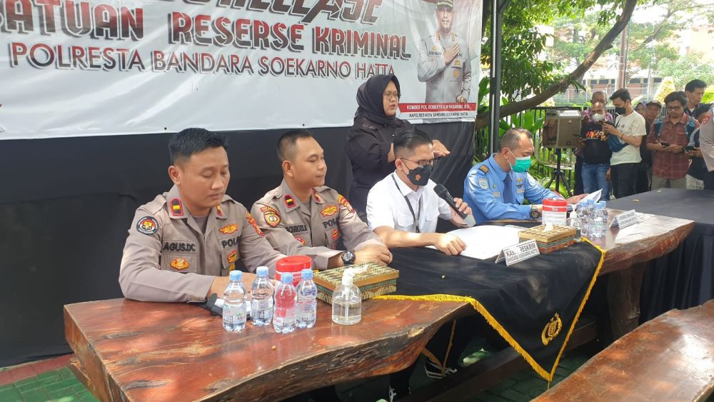 Polisi Gadungan Peras Pekerja Migran di Bandara Soekarno-Hatta