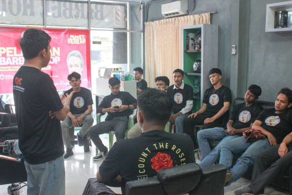 Pelatihan Barbershop Relawan Ganjar, Tambah Skill Baru Wirausaha 