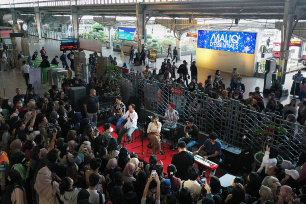 City Vision Gelar Pop-Up Concert, Sing Along di Stasiun Jakarta Kota