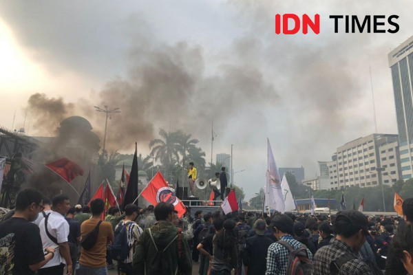 Demo Mahasiswa, Lagu Iwan Fals dan Puisi Wiji Thukul Berkumandang