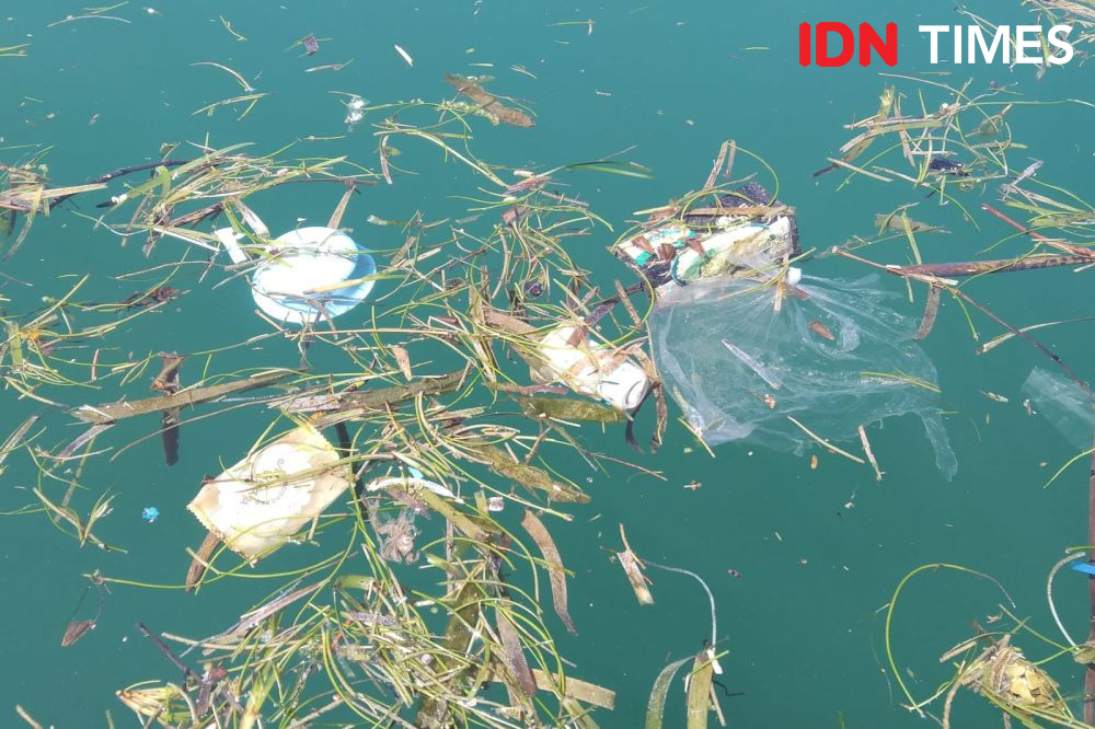 Bali Butuh 10 Unit Kapal Pembersih Sampah