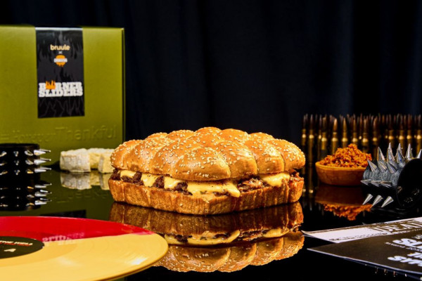 Bruule x Lawless Burgerbar Hadirkan Menu Ikonik, Buurner Sliders!