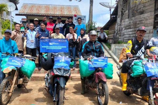 XL Axiata Bantu Korban Banjir Lampung Barat dan Lahat