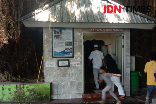 'Bersin' Puasa di Loang Baloq, Makam Ulama Asal Baghdad di Lombok
