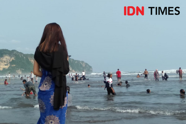 Tradisi Padusan, Ribuan Wisatawan Serbu Pantai Parangtritis