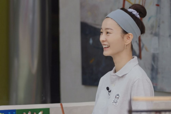 9 Harga Outfit Jung Yu Mi di Jinny's Kitchen, Termurah Rp1 Jutaan