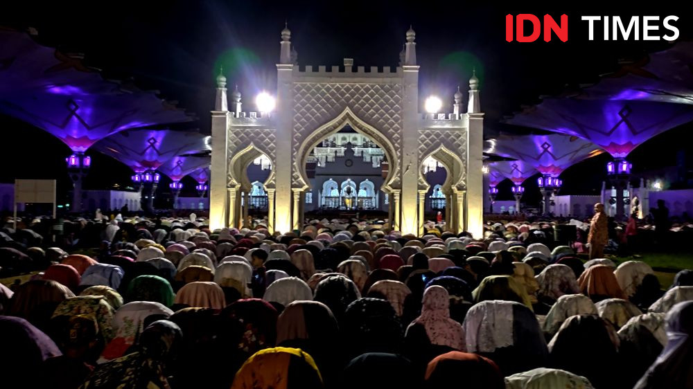 Lautan Manusia Malam Pertama Tarawih di Masjid Raya Baiturrahman Aceh