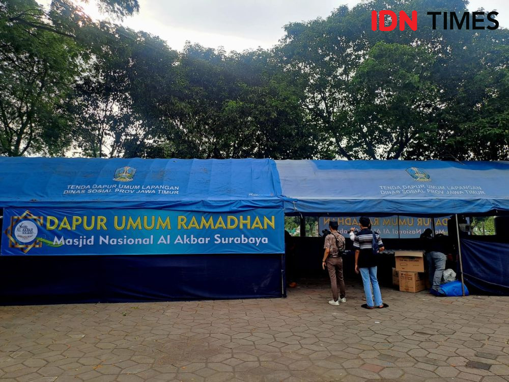 Ngabuburit di Masjid Terbesar di Jawa Timur
