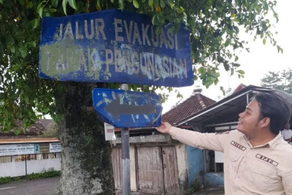 Jalur Evakuasi di Lereng Gunung Merapi Mulai Dilebarkan