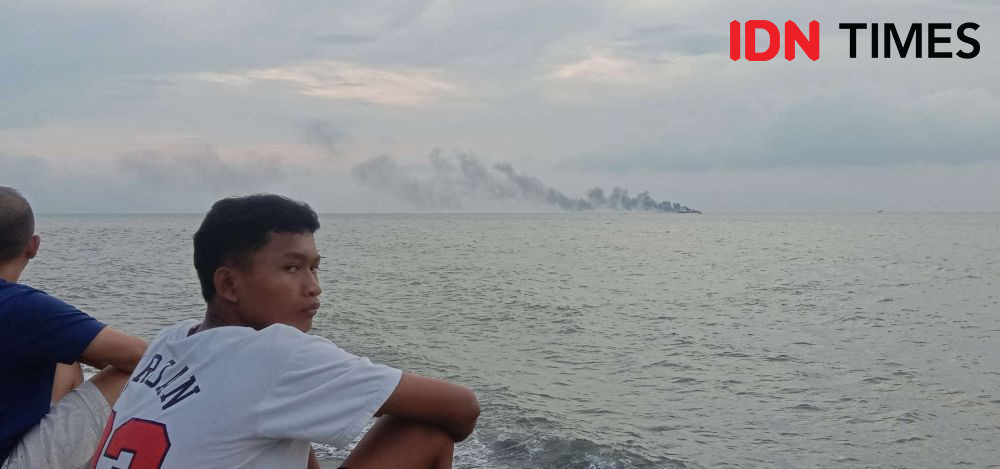 Kapal Pengangkut 5.900 KL BBM Terbakar di Perairan Ampenan Mataram