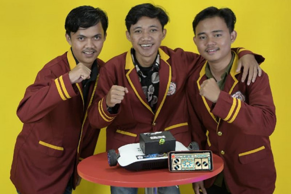 Inovasi Mahasiswa Teknokrat, Bersihkan Lantai Dikendalikan Smartphone